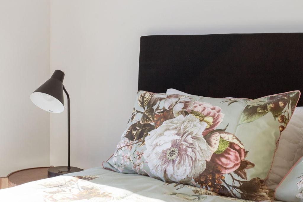 Stylish Brand New Sunny 3Bdrm 3Bth Garage Sleeps 6 Apartment Christchurch Bagian luar foto