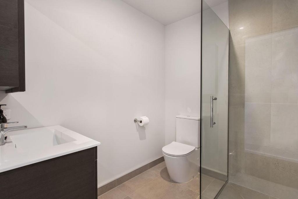 Stylish Brand New Sunny 3Bdrm 3Bth Garage Sleeps 6 Apartment Christchurch Bagian luar foto