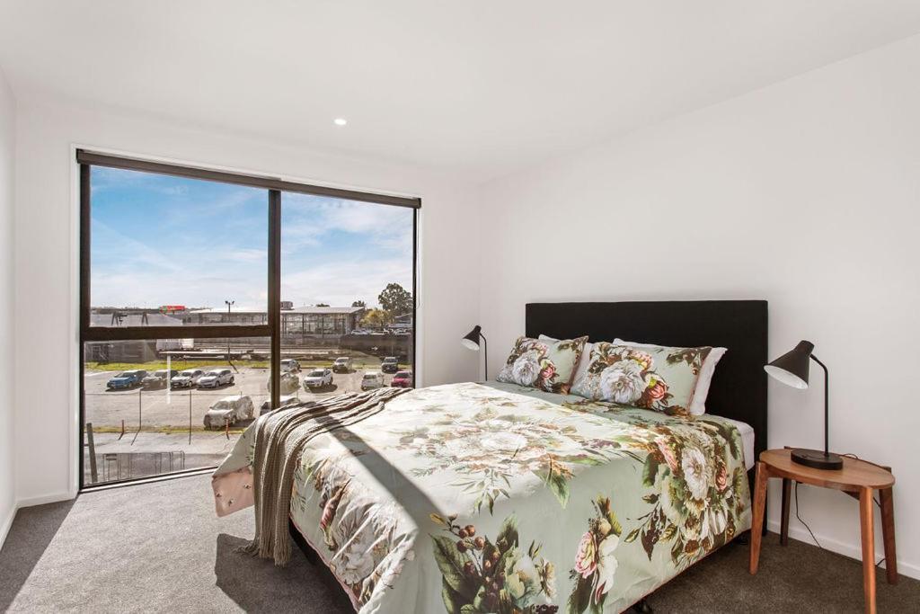 Stylish Brand New Sunny 3Bdrm 3Bth Garage Sleeps 6 Apartment Christchurch Bagian luar foto