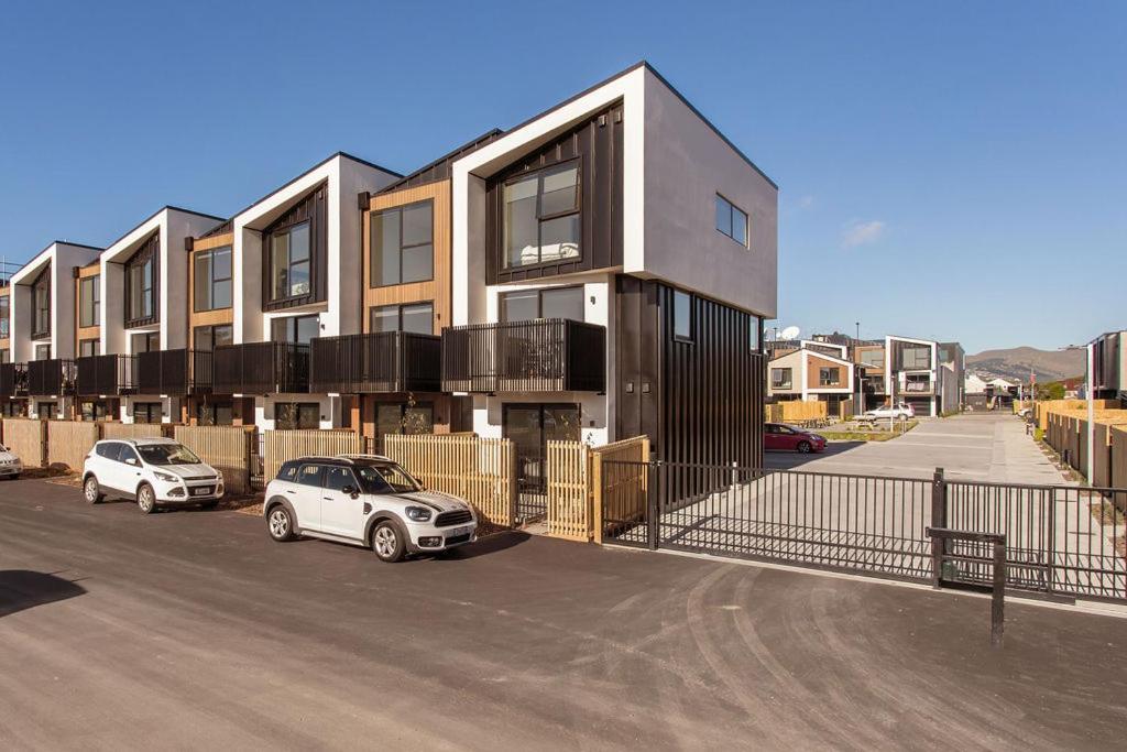 Stylish Brand New Sunny 3Bdrm 3Bth Garage Sleeps 6 Apartment Christchurch Bagian luar foto